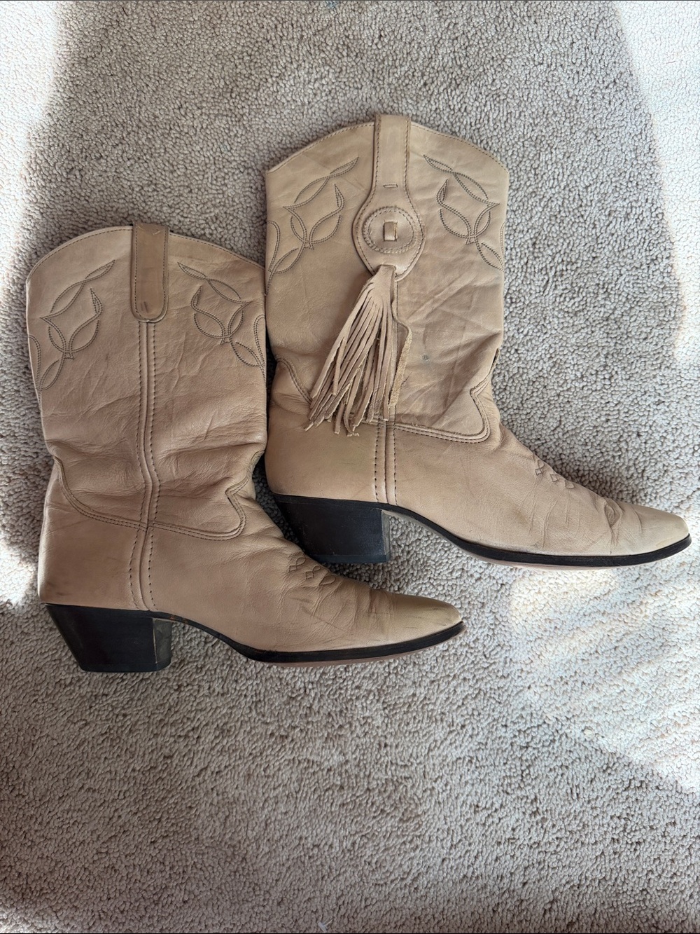 Vintage 1992 Women’s Laredo Western Boots Taupe Leather Fringe Cowboy Boots - Picture 3 of 16